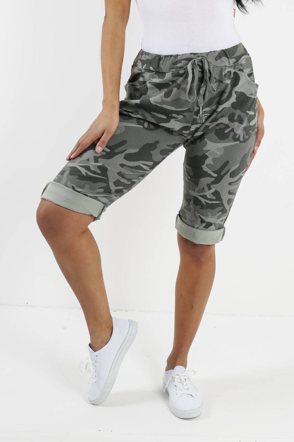 Miss Bold – wholesale Shorts – Women’s – Italian Camouflage Magic Chino Shorts122