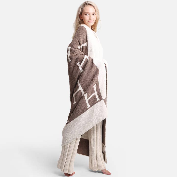 Sensibling Corp. - Wholesale Keychain - Women's - Initial Monogram Patterned Reversible Throw Blanket3