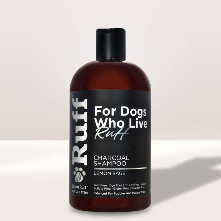 Shampoo al carbone attivo per la vendita all'ingrosso da parte di Lillian Ruff