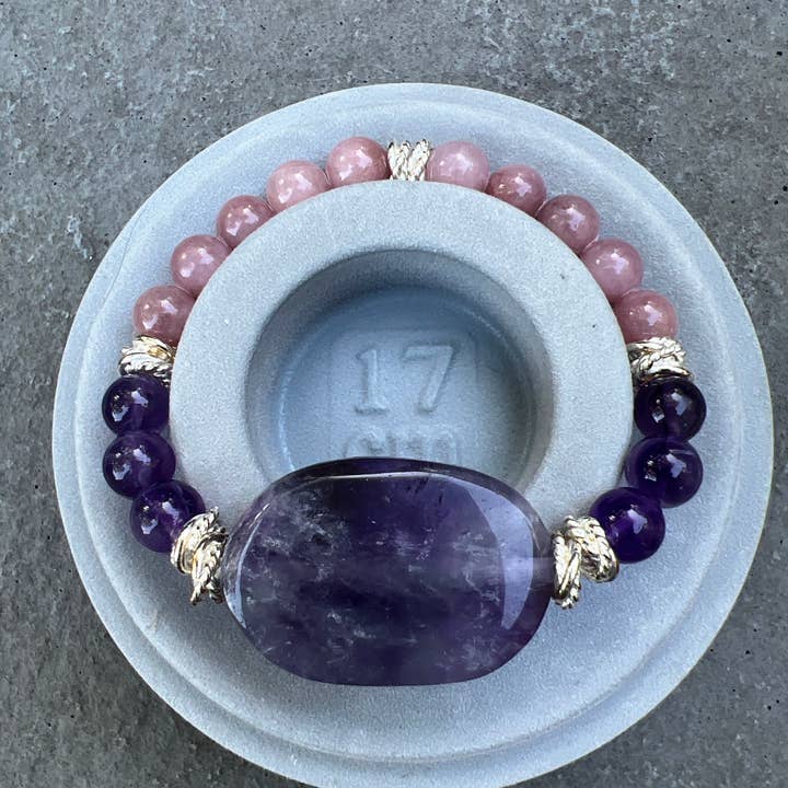 Bracelet en pierres précieuses avec pierre centrale / Améthyste, Quartz rose pour la vente par Ritzy Roxx