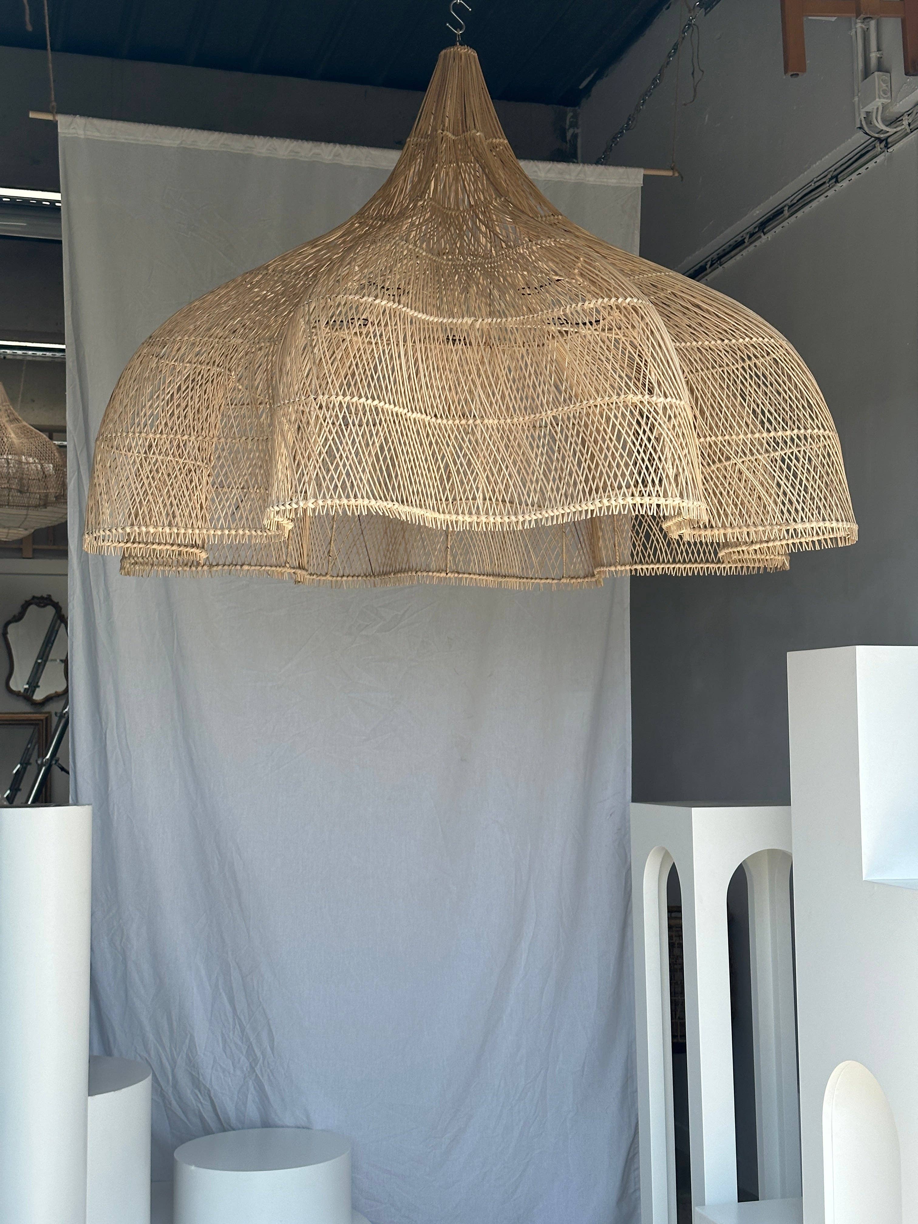 Office Objets - Wholesale Chandelier/Hanging Light - Immense rattan suspension in the shape of a flower, tulip, corolla H:1m; D:1m5025