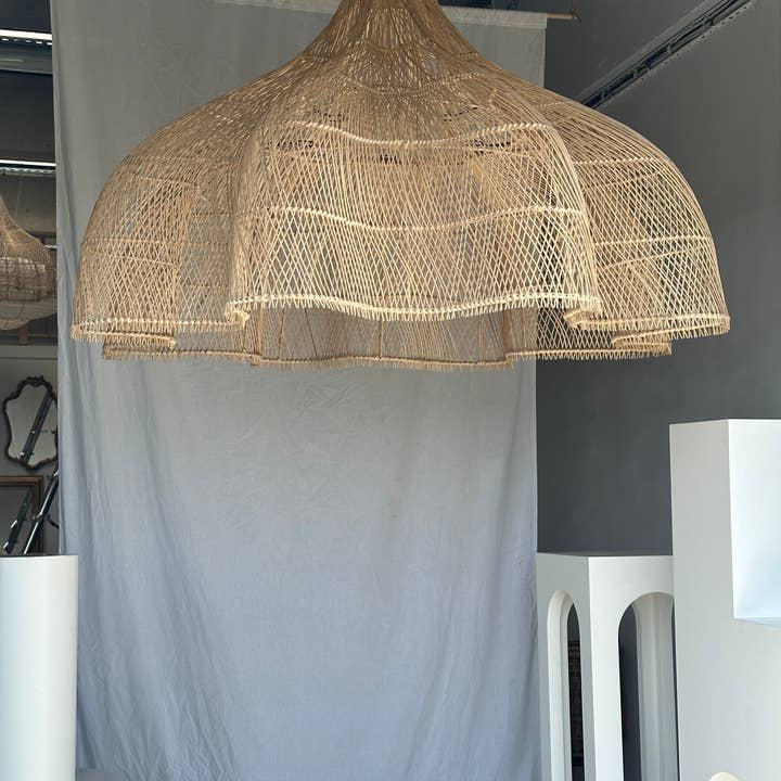 Office Objets - Wholesale Chandelier/Hanging Light - Immense rattan suspension in the shape of a flower, tulip, corolla H:1m; D:1m5025