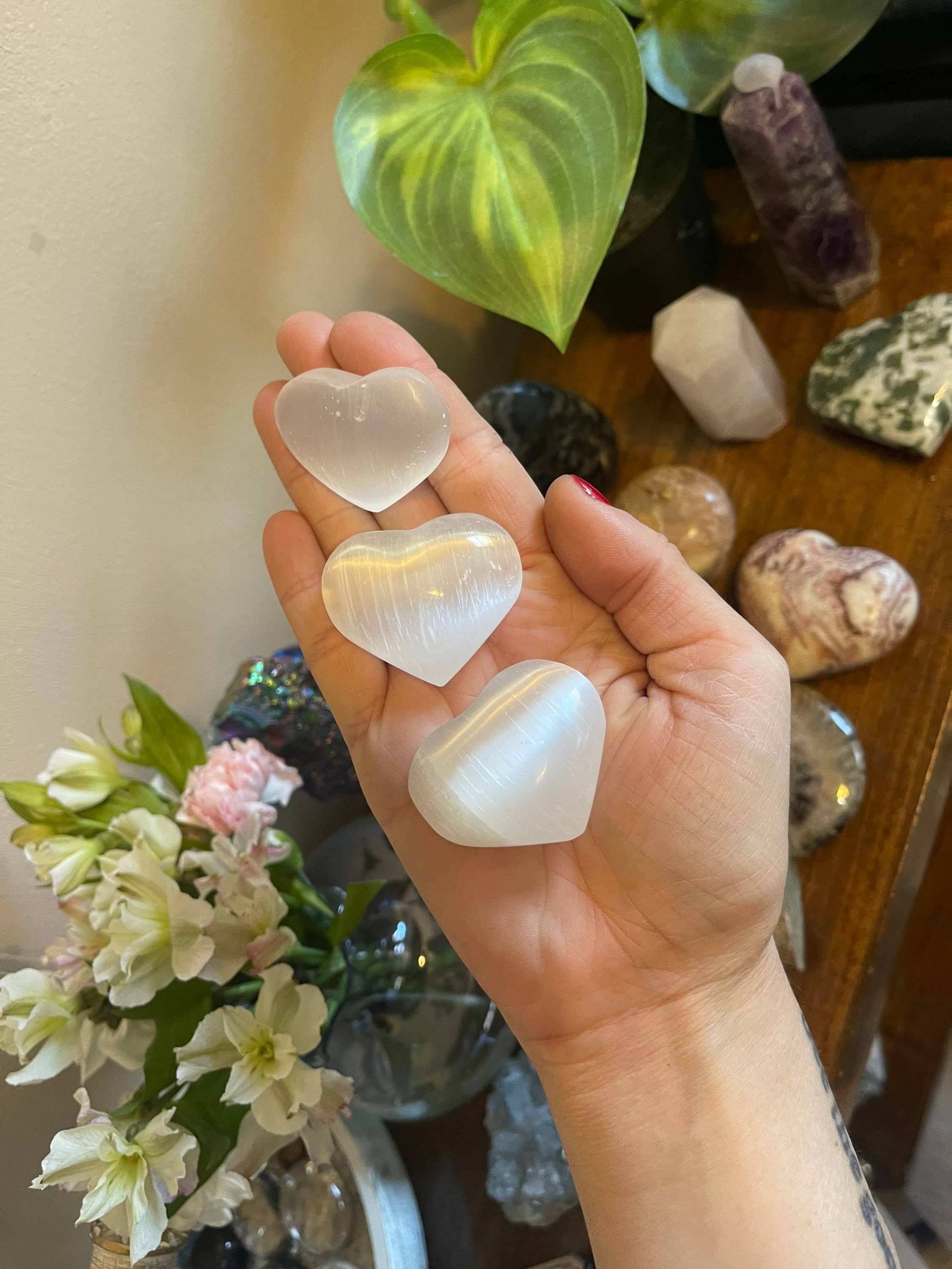 Tumbledshop - Wholesale Spiritual stone/crystal - Selenite Crystal Hearts, Heart Shaped Crystal, Puffy Gemston1