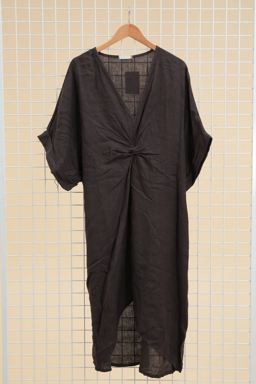 Lea & Luc - Grandes Tailles - Wholesale Dress - Women's - Plus size linen dress V neckline SKU 79093