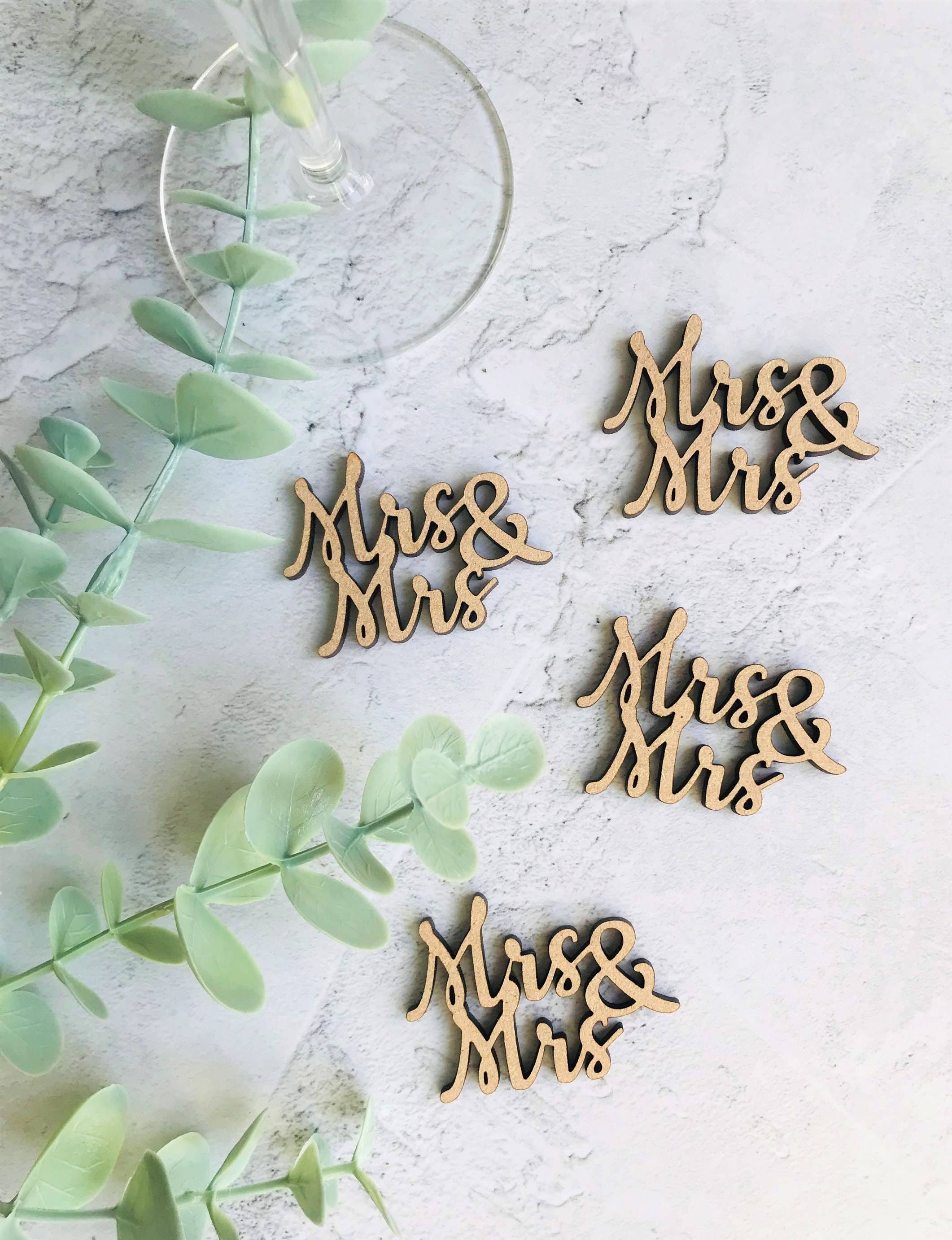 Deco Rach Design - Wholesale Decorative Tabletop Object - Mrs & Mrs Wooden Rustic Wedding Table Confetti Vintage Bar2