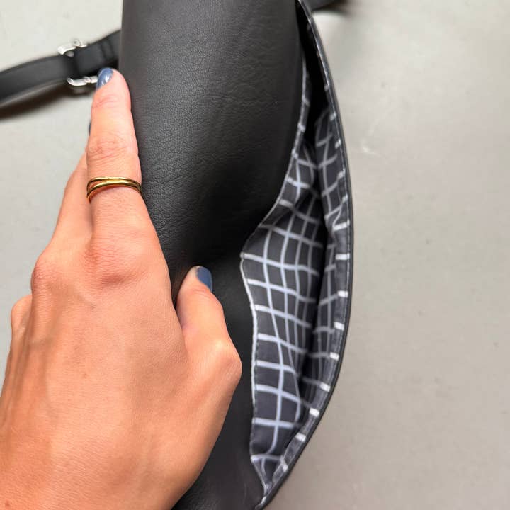 Rad Revolution - Wholesale Crossbody Bag - Women's - Saddle Bag in Matte Black7