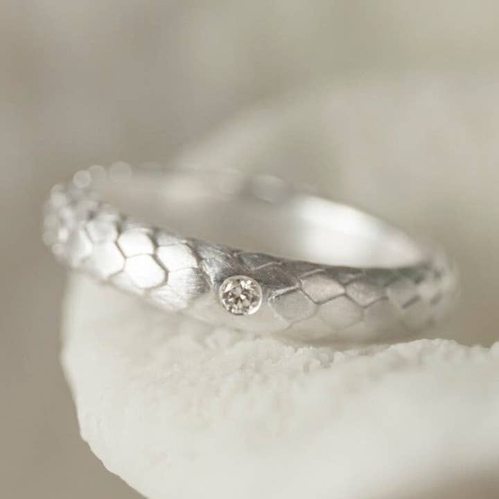 Anel Art Déco de Prata com Diamante Cultivado em Laboratório por atacado de Claire Hill Designs