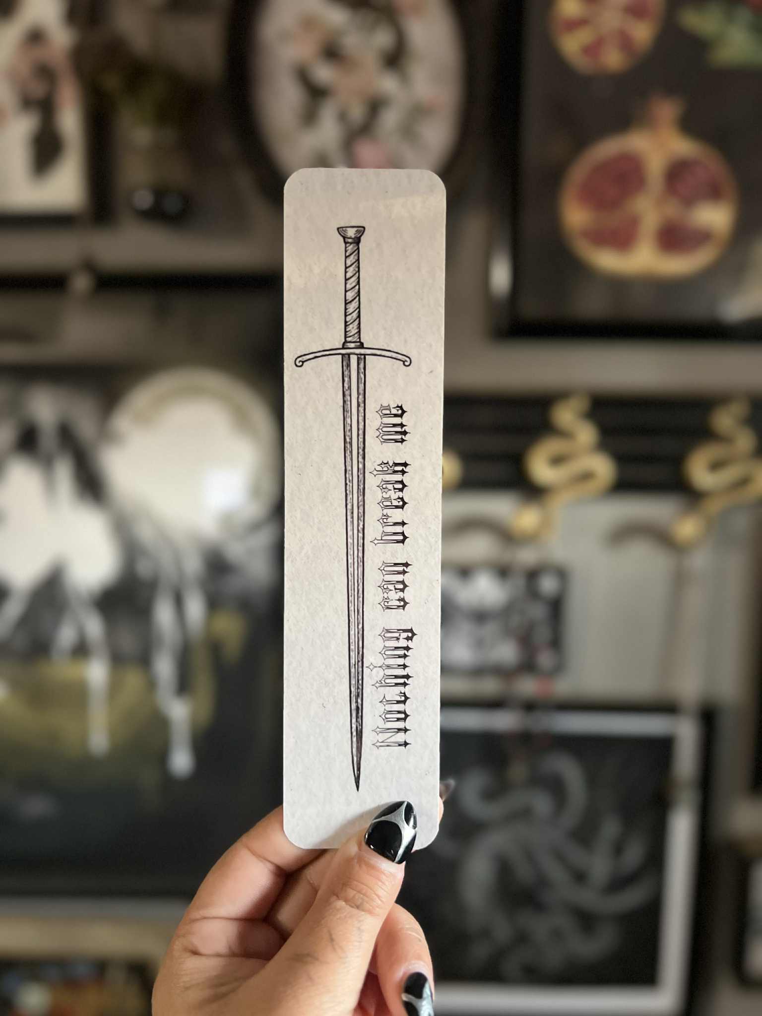 Raicodoll – wholesale Bokmärke – Maas svärdcitat | Bokmärke2