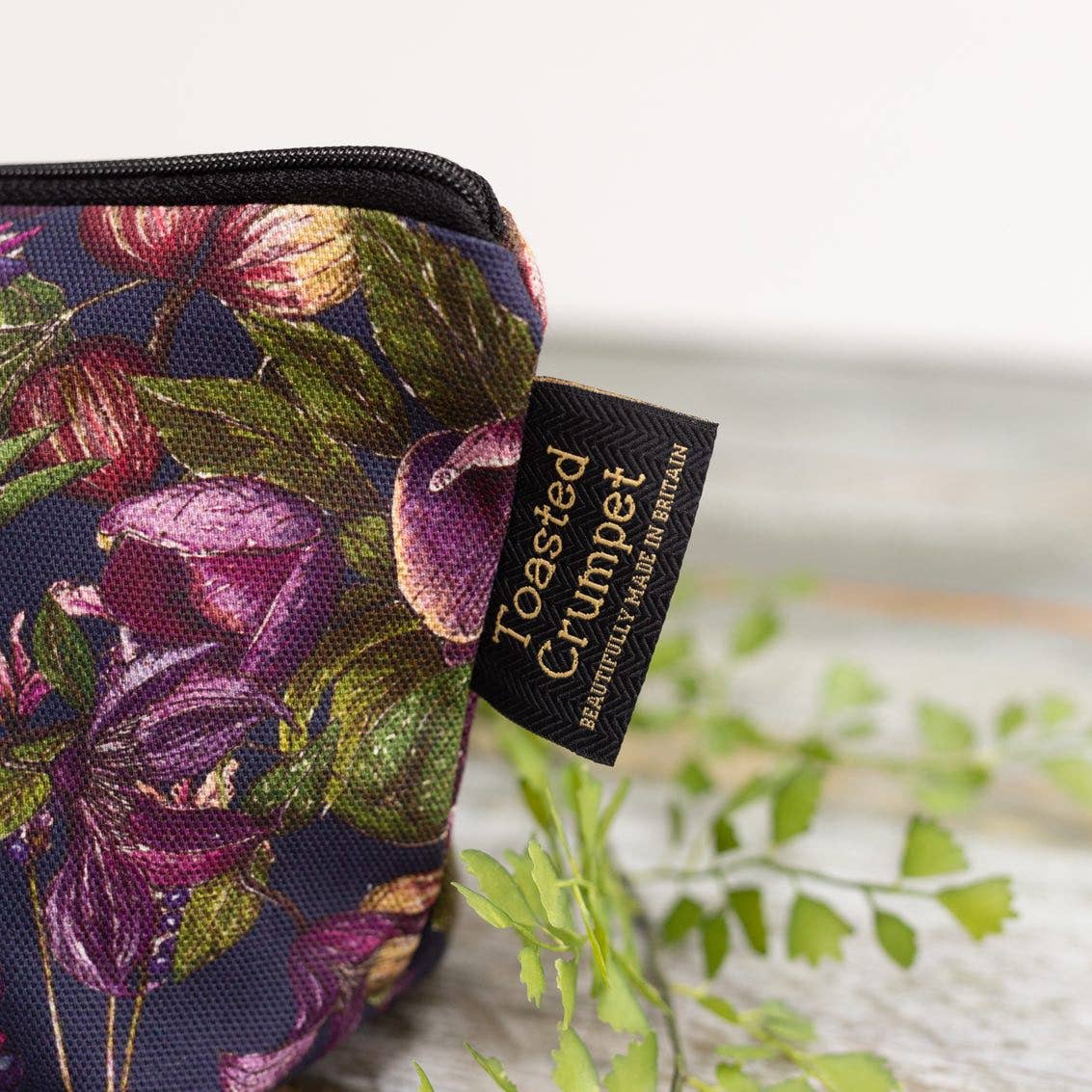 Toasted Crumpet - Wholesale Makeup/Cosmetic Bag - The Mulberry Collection (Noir) Makeup Bag3