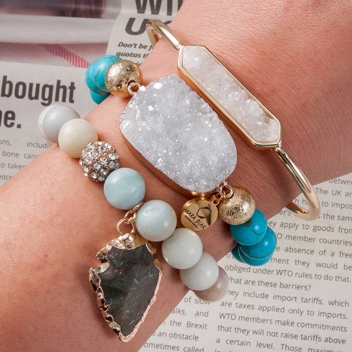 Stable armbånd, blå howlit, amazonit armbåndssæt for engroshandel hos Mara Blak - Hidden Gems