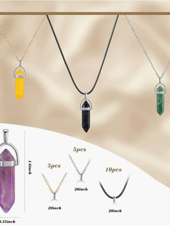 Colliers à pendentifs en pierre de cristal, 5$ chacun pour la vente par Sara's Handcrafted Jewelry