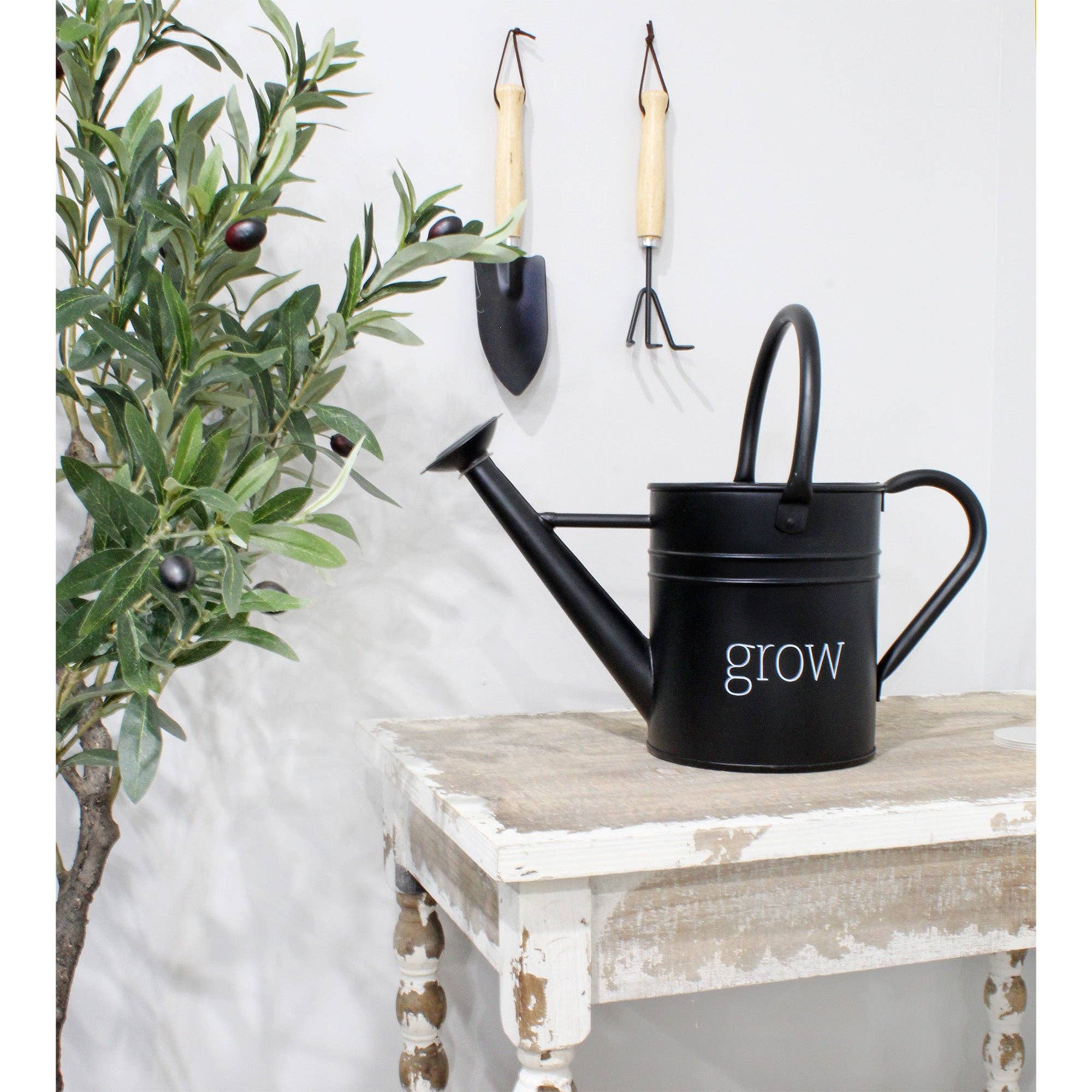 Kurated Korner – wholesale Watering can – AuldHome Design Enamelware Watering Can1