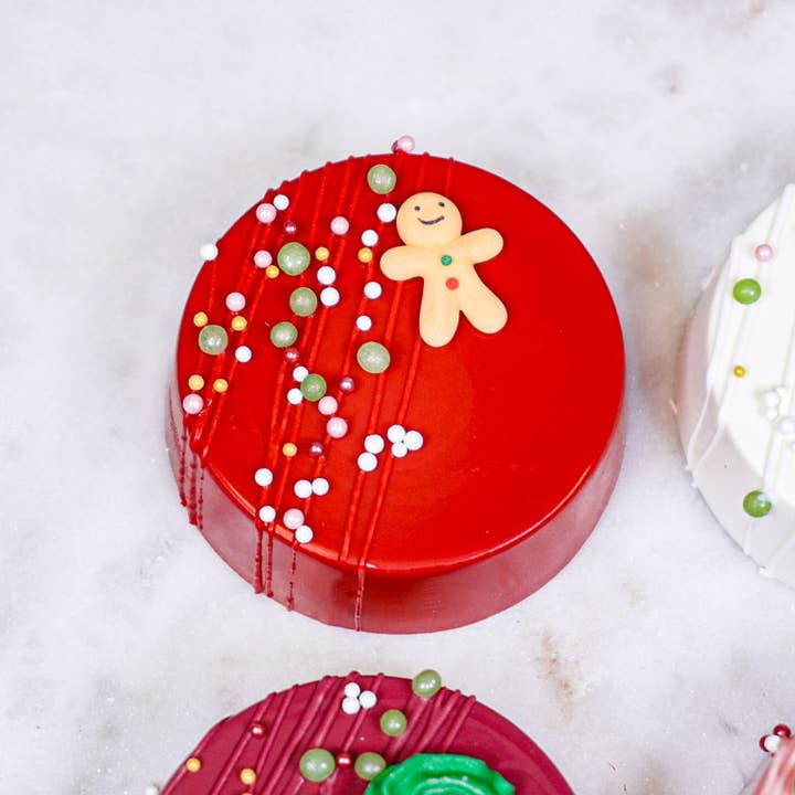 Summitbaking - Wholesale Cookie - Mini Gingerbread Boys Royal Icing Decorations1