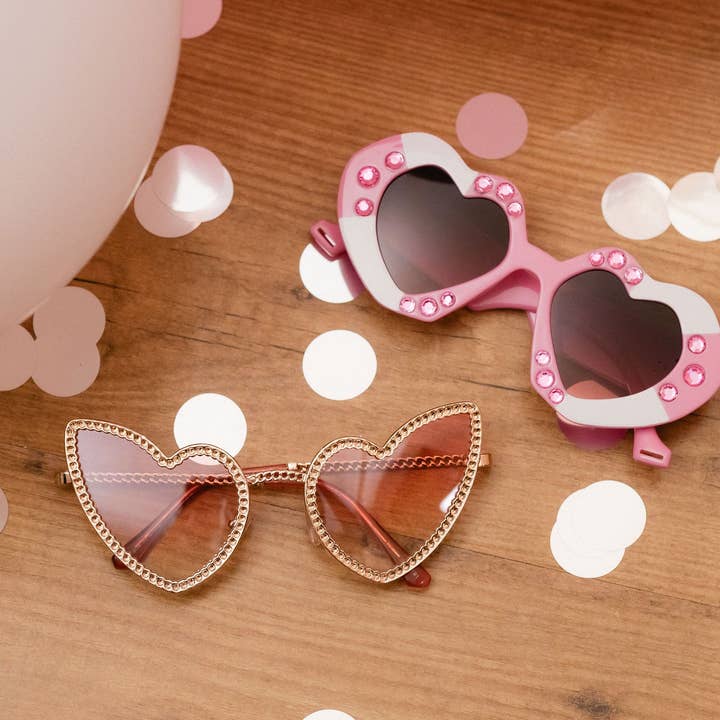 V by Vye Eyewear – wholesale Solglasögon - Dam – ”Älskade” rosa fjärilshjärta med strass