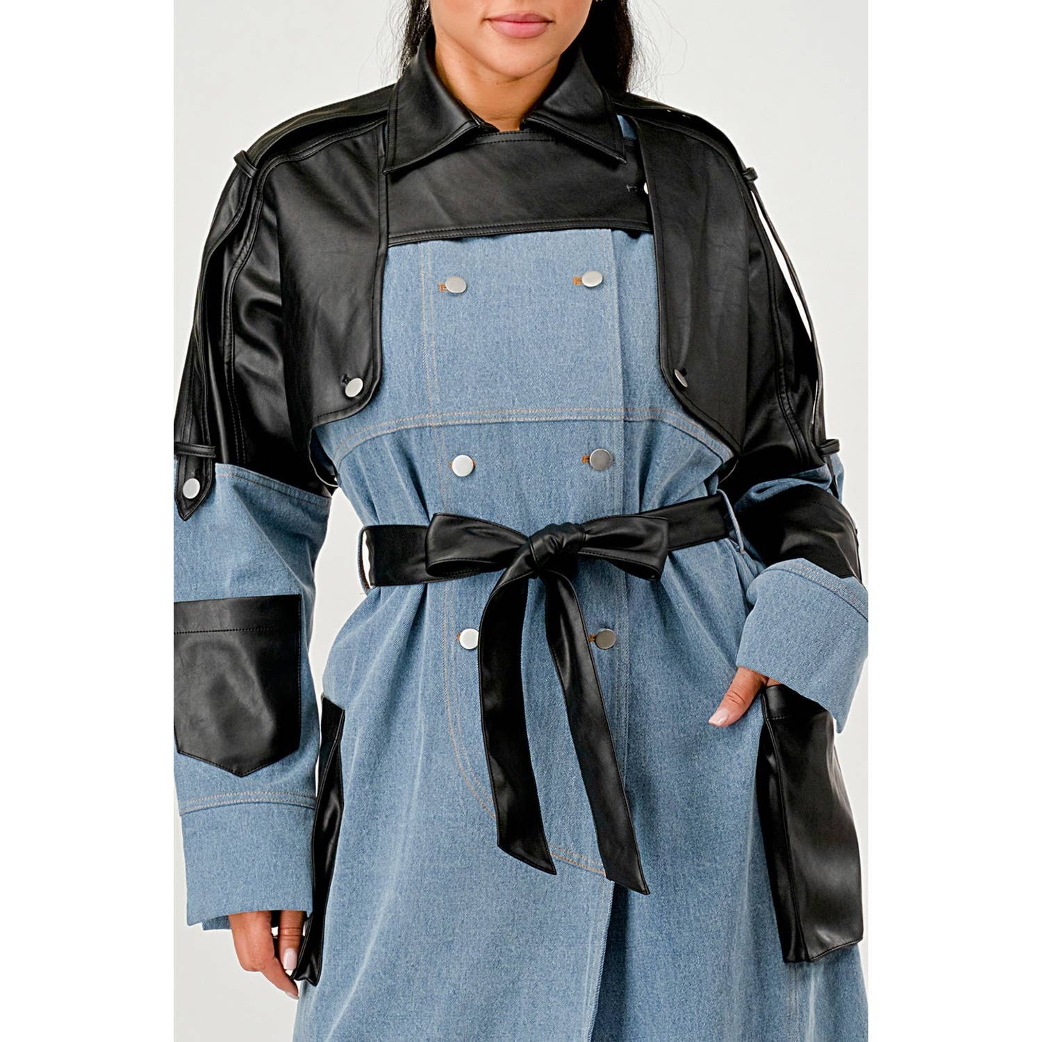 DENIM Trench-coat en denim bicolore et simili cuir en vente sur Faire7