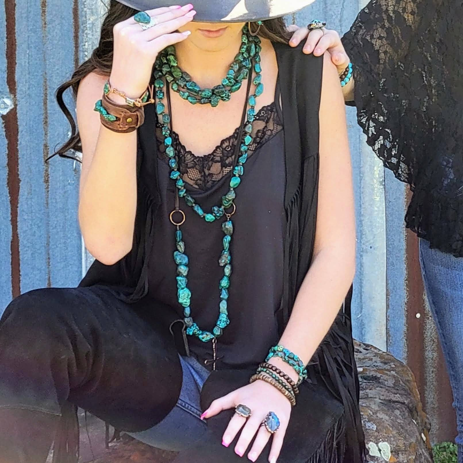 The Jewelry Junkie - Wholesale Beaded Bracelet - African Turquoise Beaded Stretch Bracelet 805n1