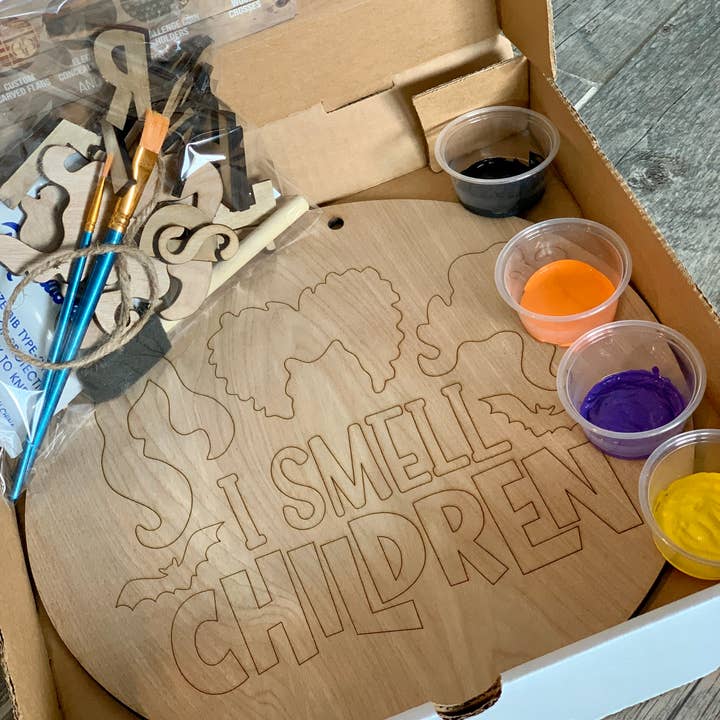 Creations with Hart - Wholesale DIY Craft Kit - DIY Hocus Pocus Door Hanger1