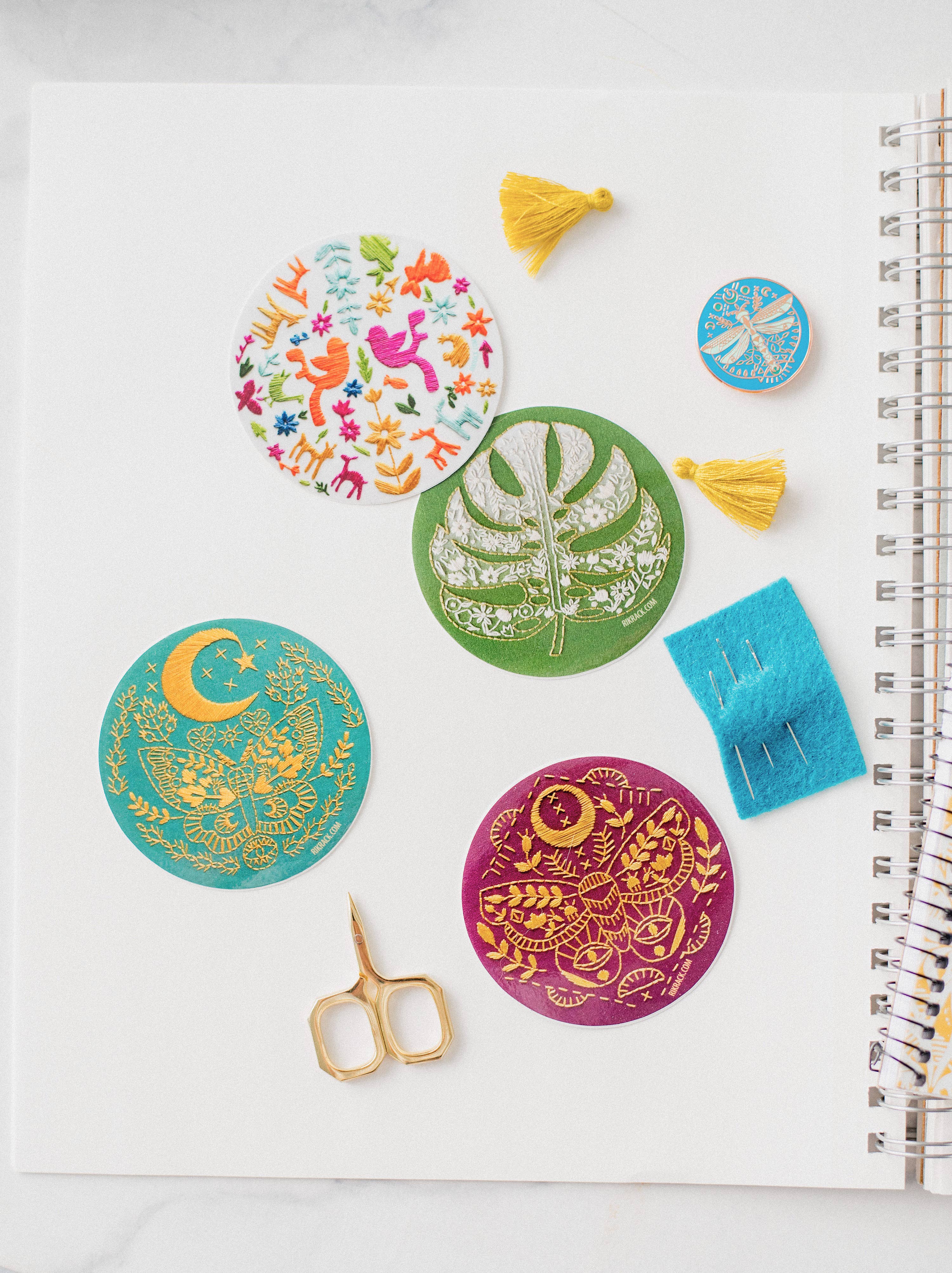 Rikrack – Engroshandel Klistermærke – Lunar Moth 3 „vinyl cirkel klistermærke4