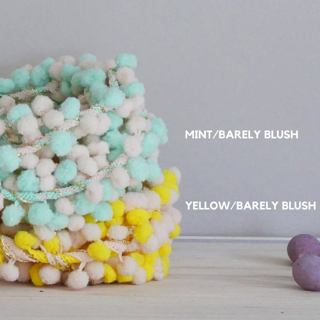 Melanie Porter – wholesale Bunting/Krans – Påskpastell tvåfärgad Pom Pom Fairy Light1