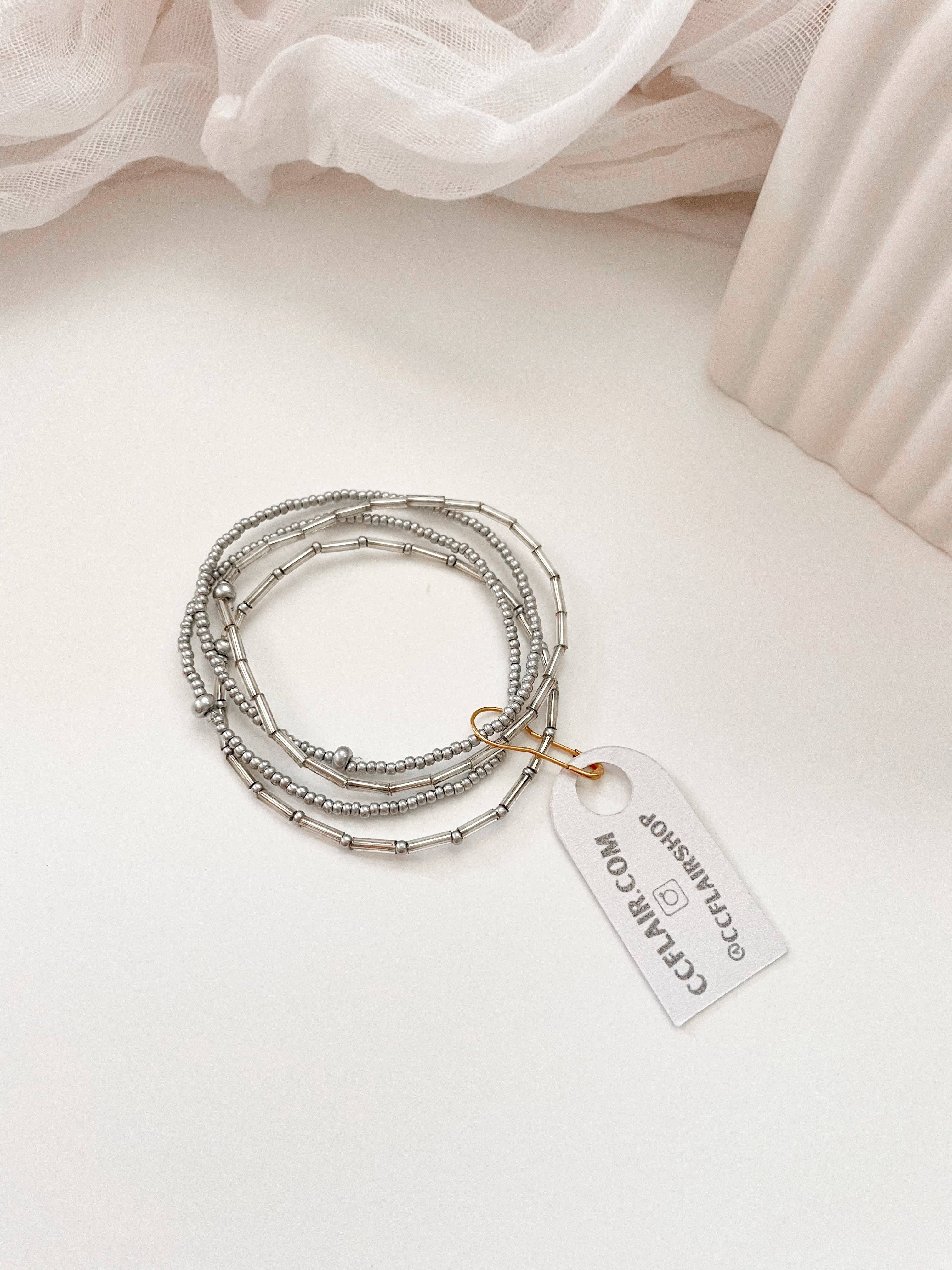 Caitlyn Clare Flair - Vente Parures de bijoux - Ensemble de bracelets empilables minimalistes en perles d'argent, ensemble de bracelets extensibles en perles de verre pour femmes, ensemble de bracelets délicats en perles2