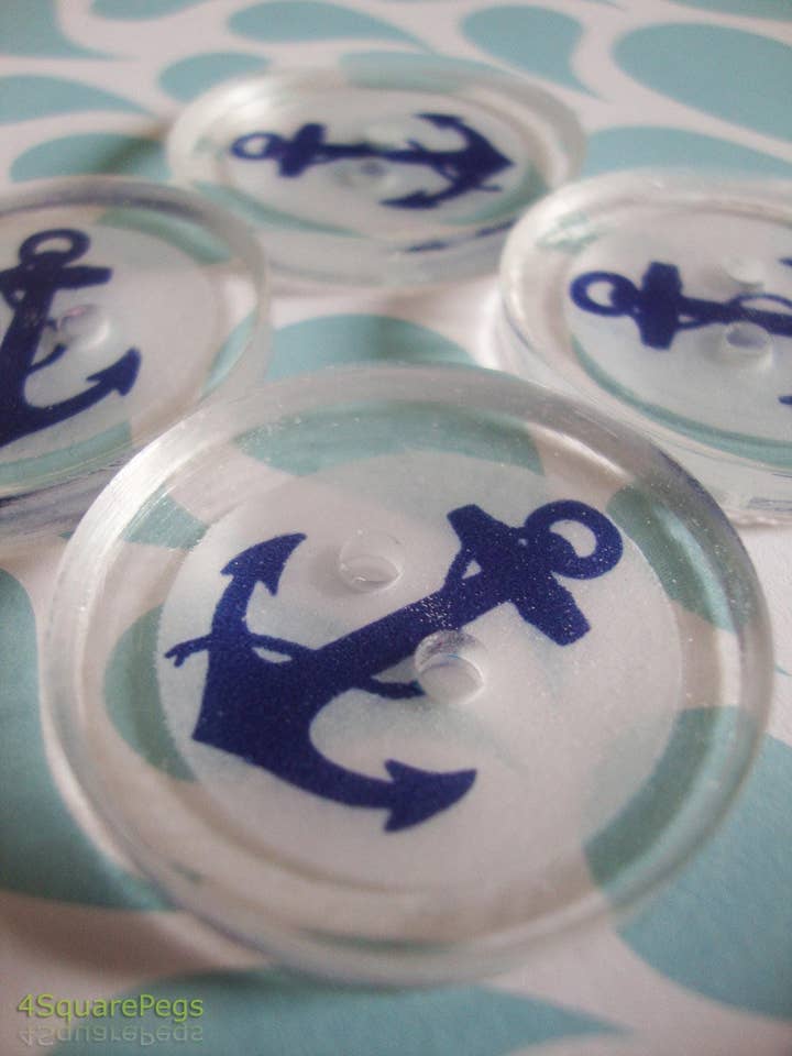 Botões de Âncora Azul-Marinho em Resina Feitos à Mão para Costura e Artesanato por atacado de ButtonTHIS