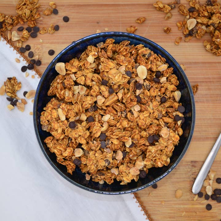 Totum Deli - Wholesale Granola - Peanut and dark chocolate chip granola - ORGANIC1