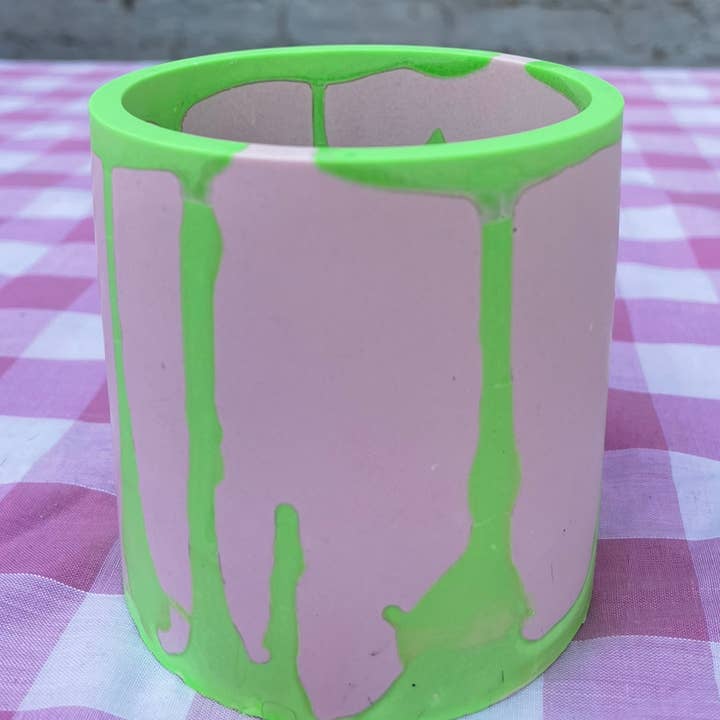 Vaso - Lilla con motivo graffiti verdi per la vendita all'ingrosso da parte di Made By Robyn