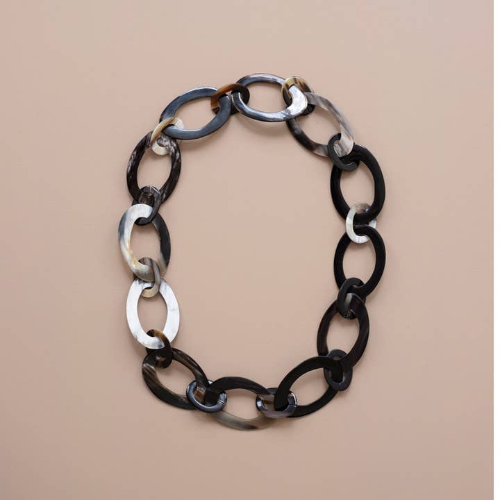 MAADILI COLLECTIVE - Wholesale Link & Chain Necklace - Oval Horn Chain Necklace
