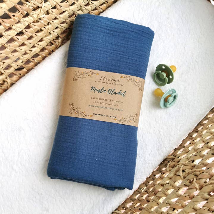 Couverture d'emmaillotage en mousseline pour bébé - Bleu denim pour la vente par Pastel Baby