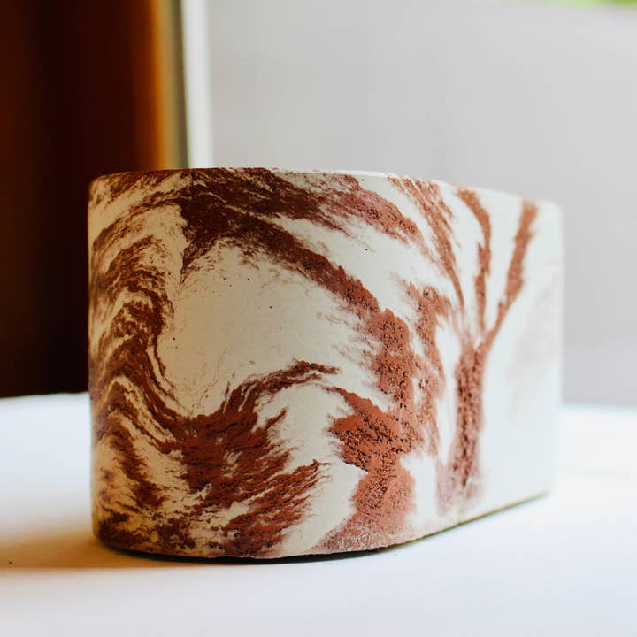 Vaso ovale in cemento per la vendita all'ingrosso da parte di Verthandi Botanical