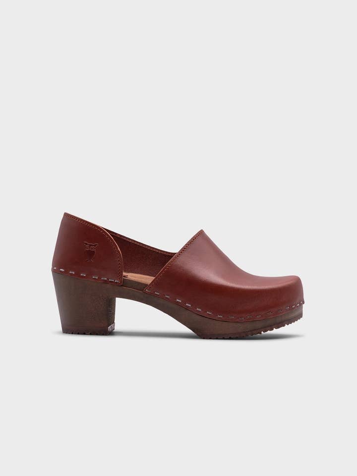 Brett træsko med lukket ryg for engroshandel hos Sandgrens