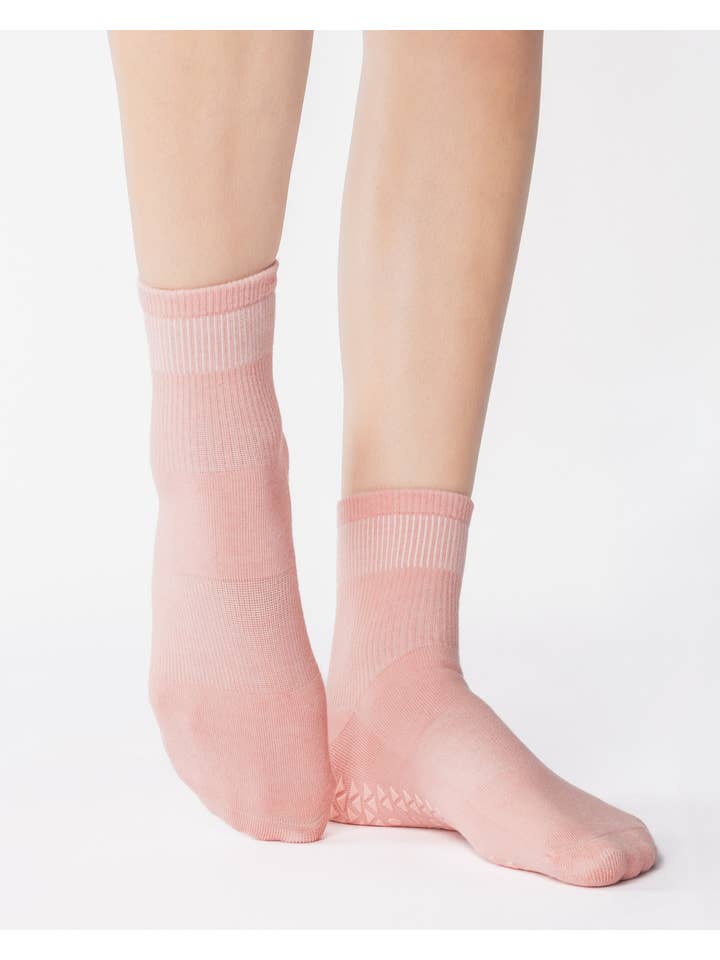 Pointe Studio - Wholesale Socks - Women's - Women's Union Ankle Grip Sock– No Slip Cotton Blend for Pilates & Barre