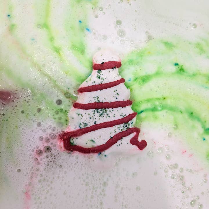 Beachy Bubbles Bath Co - Wholesale Bath Bomb/Fizz - Christmas Tree Cake Bath Bomb - Holiday/Christmas Collection