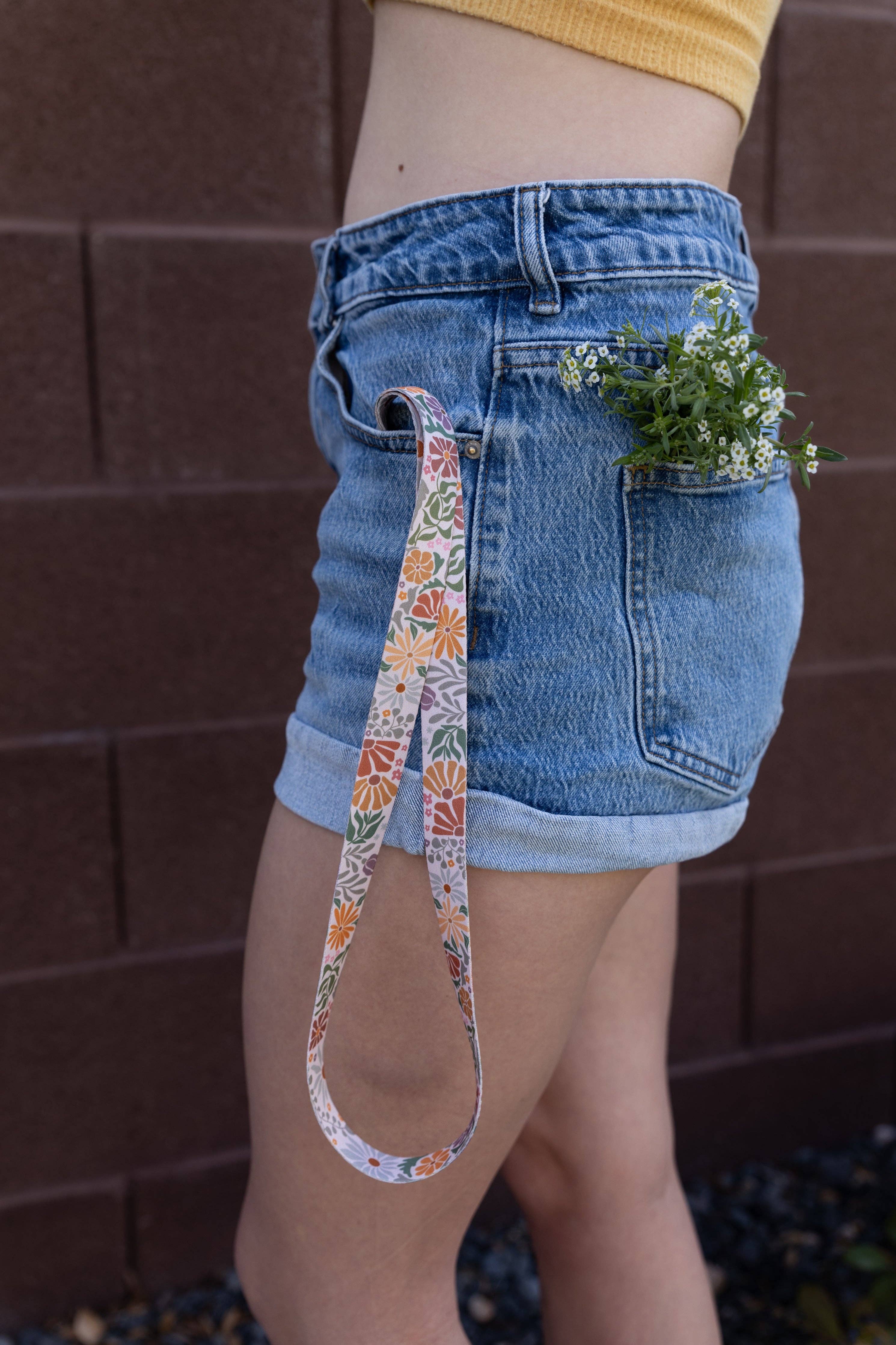 Wildtree - Wholesale Lanyard - Women's - Sunset Floral Neck Lanyard4