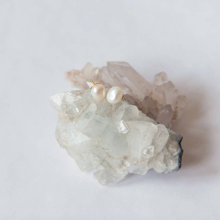 Dove Grey Accessories - Wholesale Stud/post earrings - ANAIS PEARL STUDS2