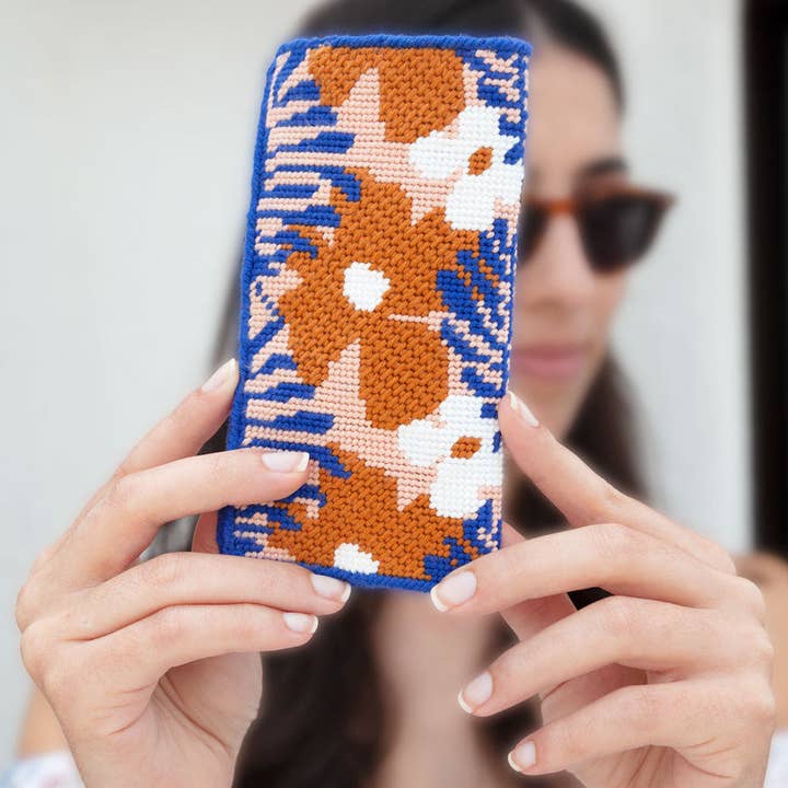 Unwind Studio - Wholesale DIY Craft Kit - Royan Sunglasses Case Needlepoint Kit2