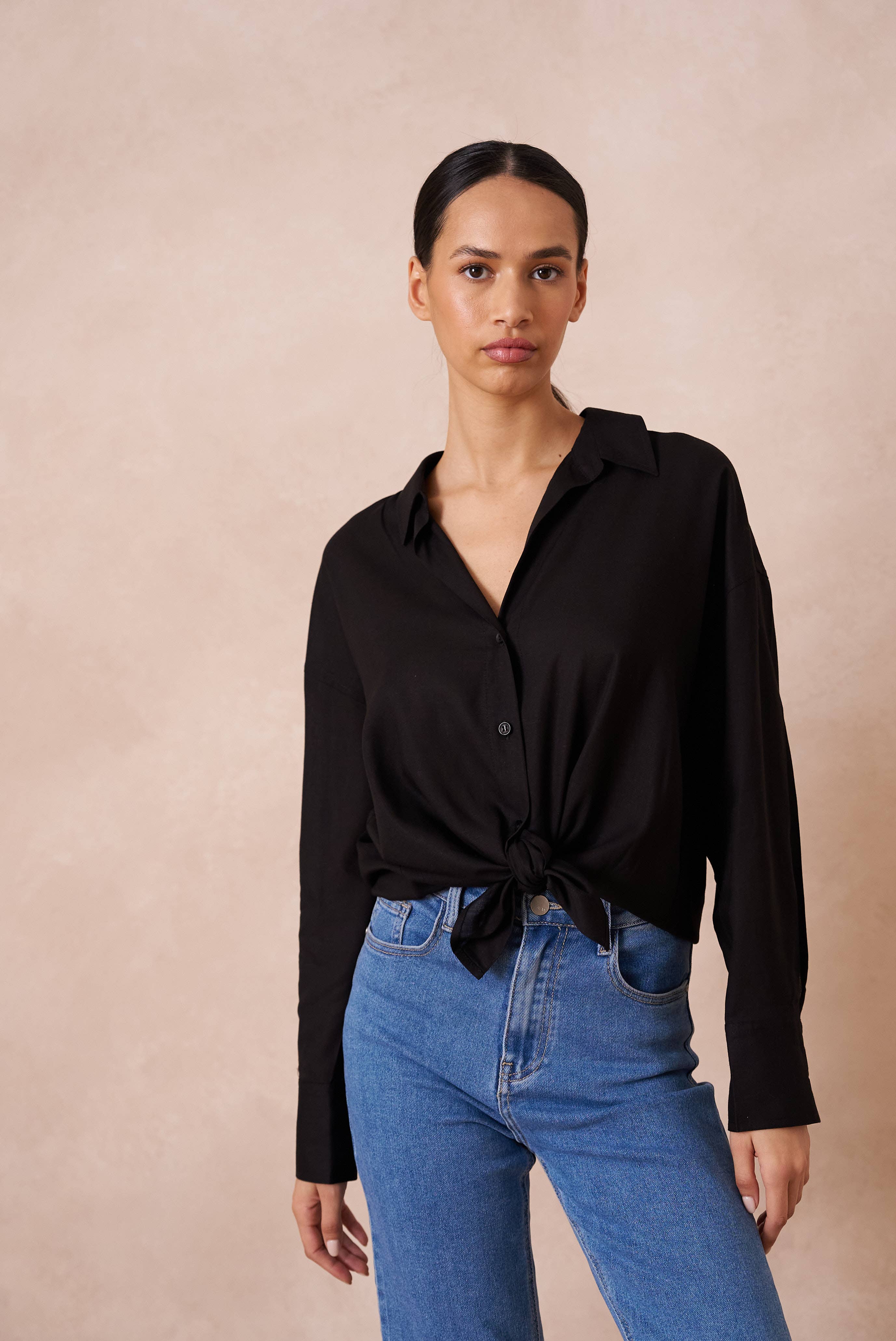 Attentif Paris - Vente Chemise à col boutonné – femme - Chemise unie avec col à revers avec du lin0