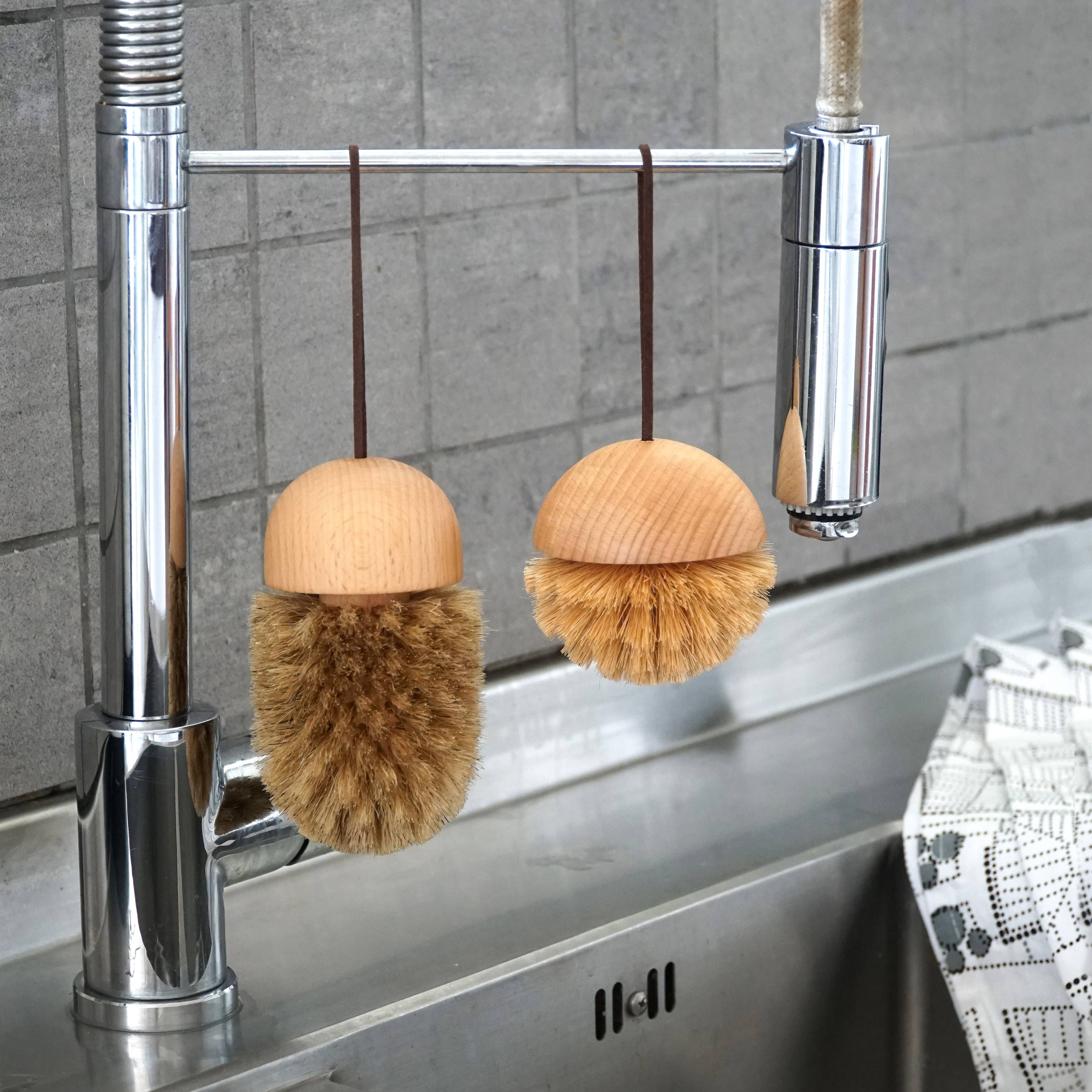 Born in Sweden AB - Wholesale Cleaning Brush - Wooden Pan Cleaning Brush