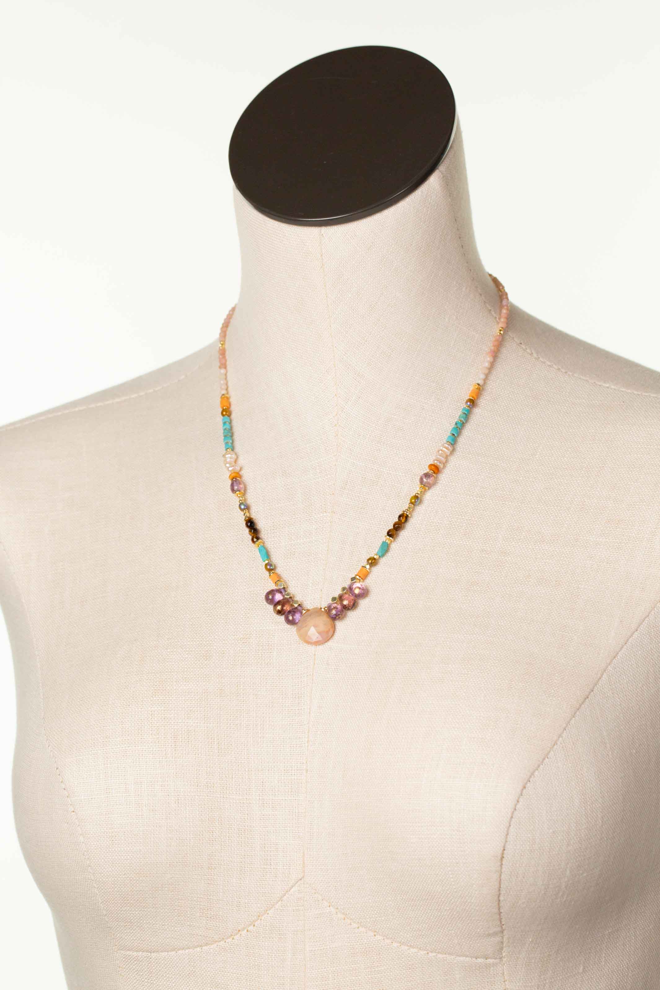 Anne Vaughan Designs Jewelry - Vente Collier de perles - Collier collage Joy 19-21" en opale rose, verre tchèque et perle d'eau douce1