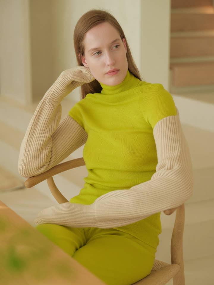 Lèmme - Wholesale Knit Top - Women's - Ribbed turtleneck in extra fine merino wool (3D knit)23
