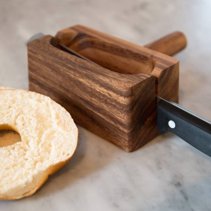 Fox Run Brands – wholesale Kitchen tool/gadget – Ironwood Bagel Miter, Acacia Wood, 7" x 5.5" x 2.5"1