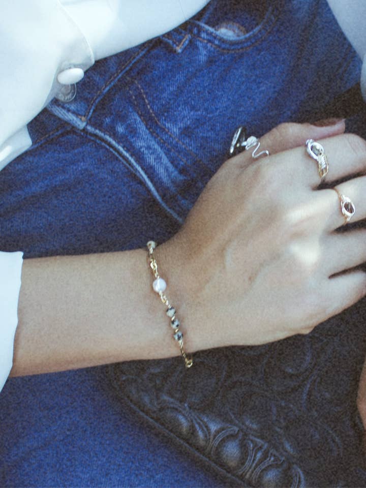 Echo bracelet for wholesale by Valiente New York