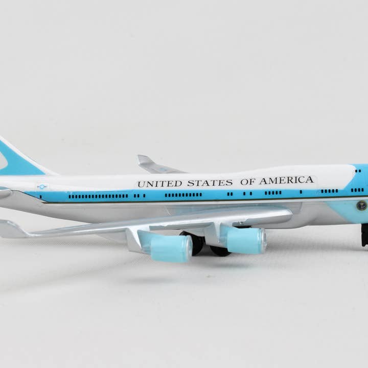 Daron Worldwide Trading - Wholesale Toy plane – Child - RT5734 Air Force One Single Plane by Daron Toys2