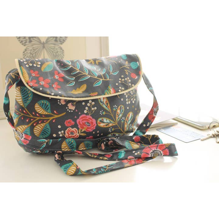 Anaé white strand bag for wholesale by Sabrina Trefle