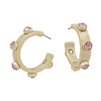 Aro de 1 pulgada con textura dorada y detalles en cristal rosa para venta al por mayor de What's Hot