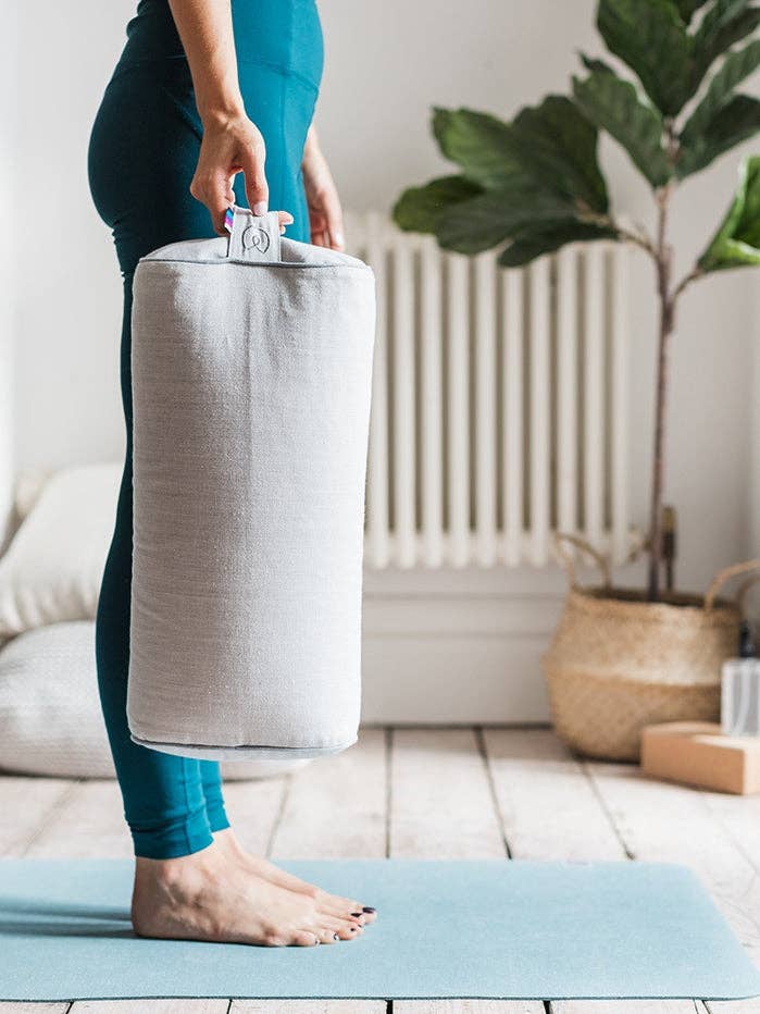 Yogamatters - Vendita all'ingrosso Blocchi e supporti per yoga - Cuscino yoga rettangolare piccolo in cotone biologico e pula di grano saraceno1