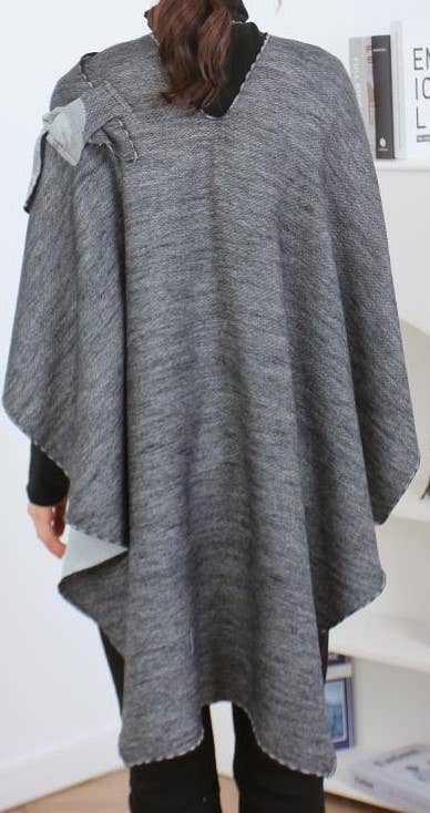Winding River - Wholesale Wrap - Women's - Gray / Black Reversible Rose Short – Loop Wrap Collection2