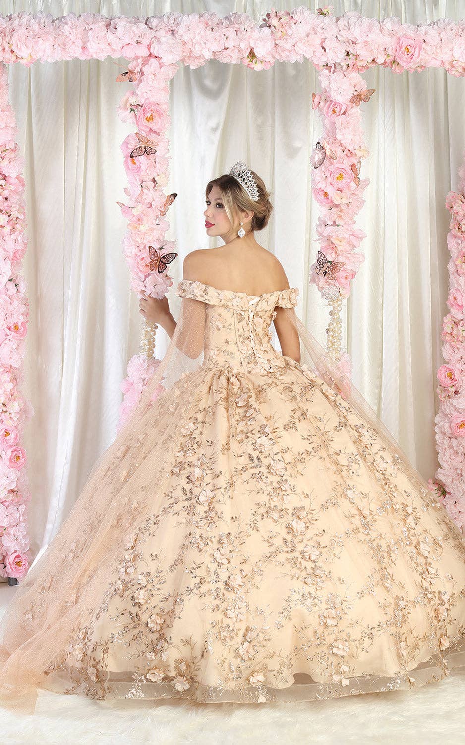 LA Merchandise - Vente Robe de soirée – femme - Robe de Quinceañera LA184 à épaules dénudées avec appliques florales5