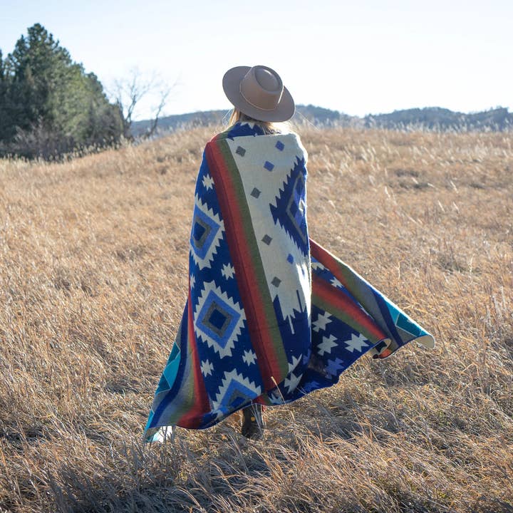 Alpaca Threadz - Wholesale Throw Blanket - Andean Alpaca Wool Blanket - Ocean Breeze - Light Blue/Dark10