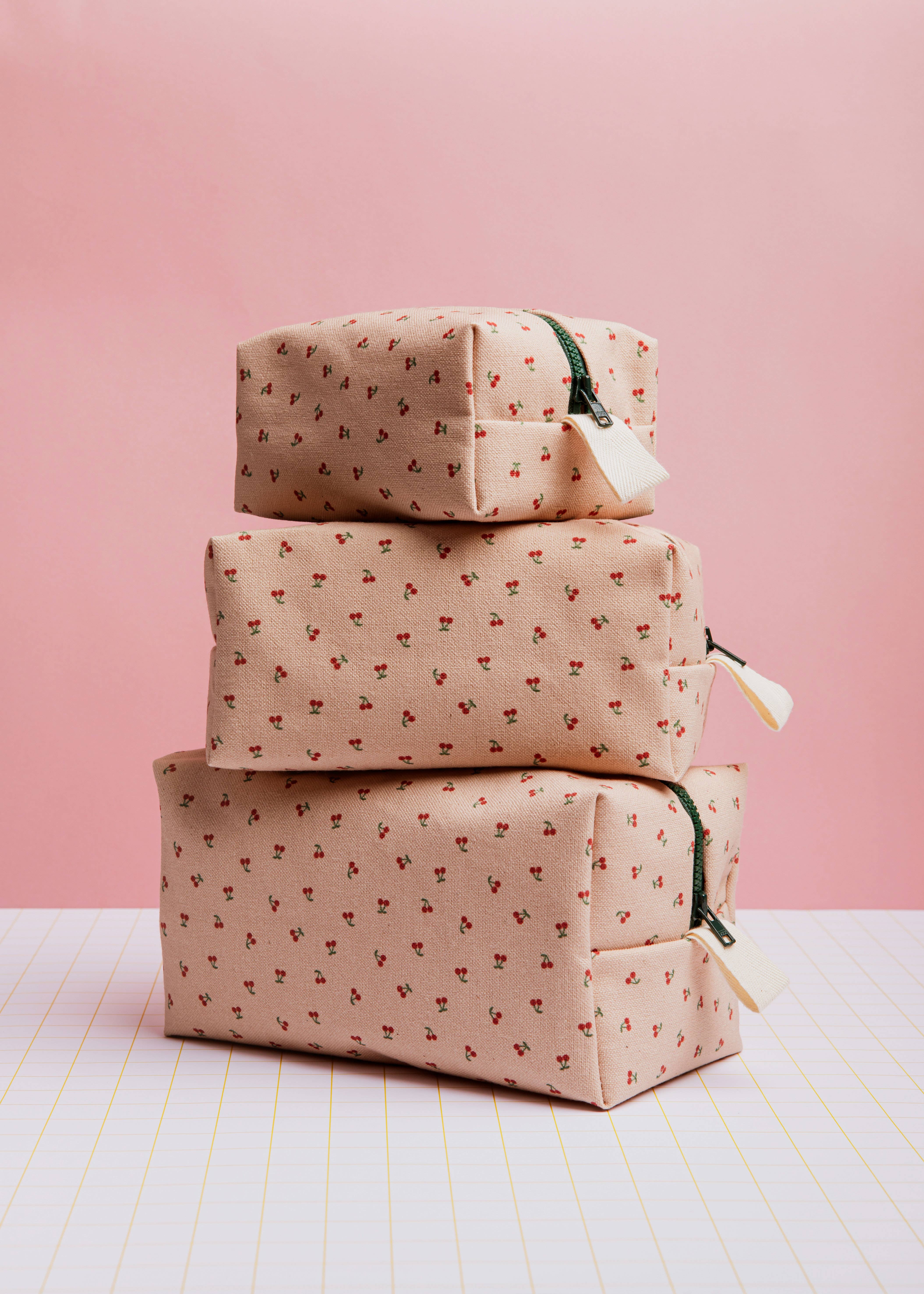 ECKE – wholesale Make-up/cosmetic bag – Cerezas Nude Vanity & Beauty Case1